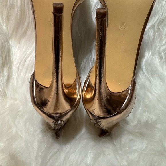 Liliana Gold and Black Heels with Distressed Metallic Finish - Picture 7 of 8